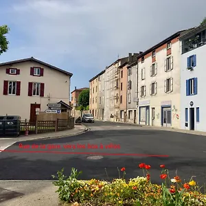 Apartahotel Aux 4 Logis Appart-hotel - Le Terra - Petit Dejeuner Inclus 1ere Nuit, Foix